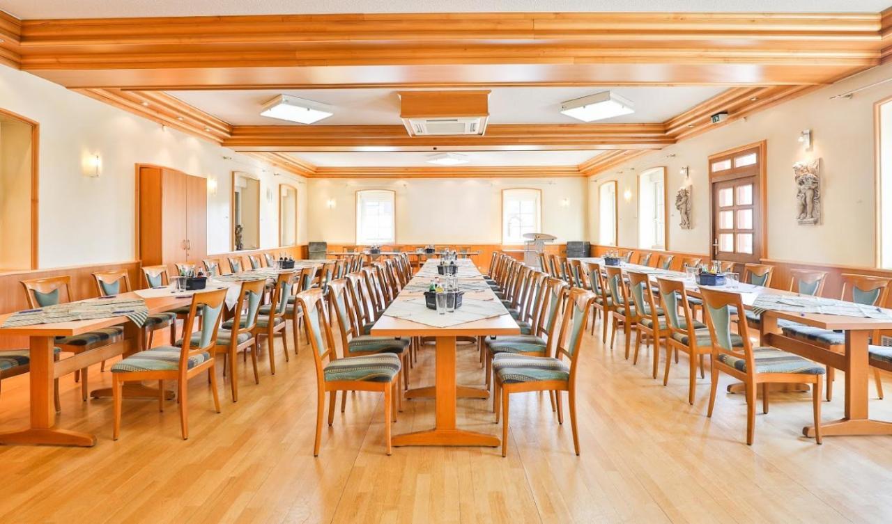 Hotel-Gasthaus "Krone" Boetzingen Bagian luar foto