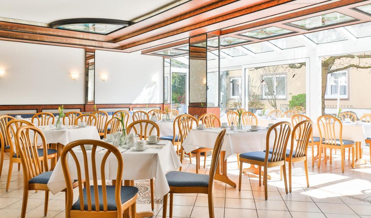 Hotel-Gasthaus "Krone" Boetzingen Bagian luar foto